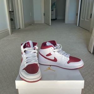 Air Jordan 1 mid